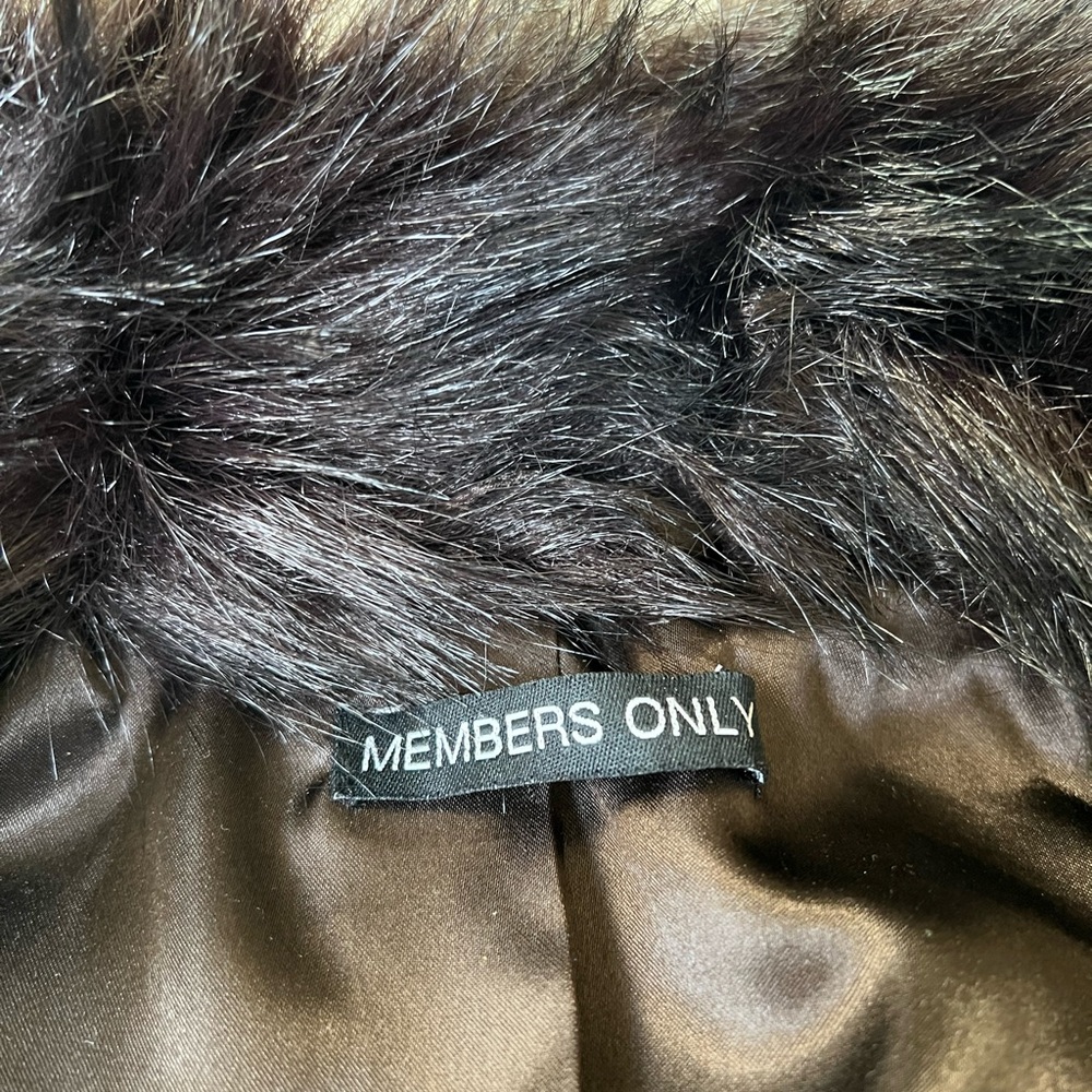 Members Only Faux Fur Vest - Picture 5 of 7